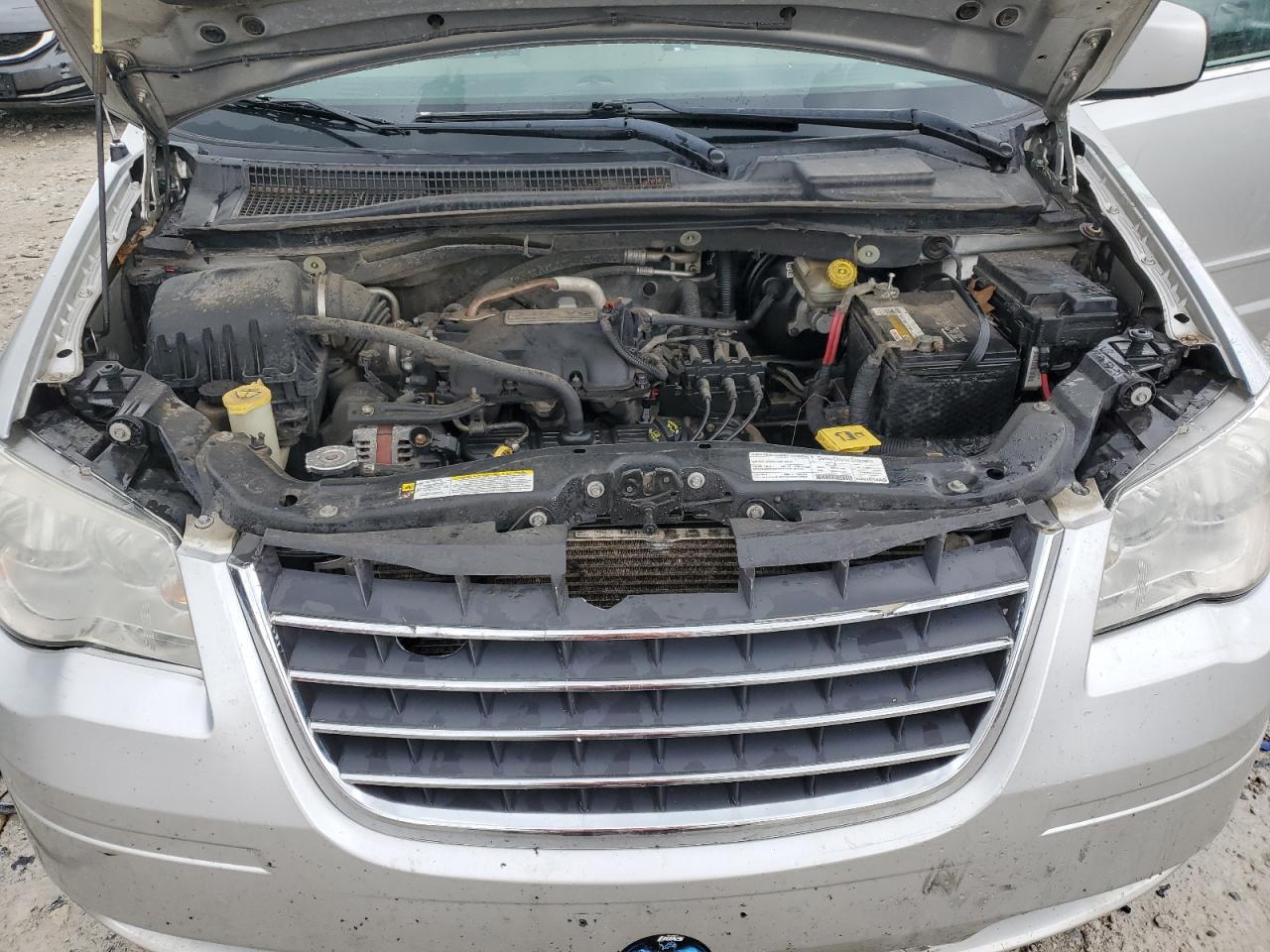 2008 Chrysler Town & Country Touring VIN: 2A8HR54P88R738040 Lot: 67624425