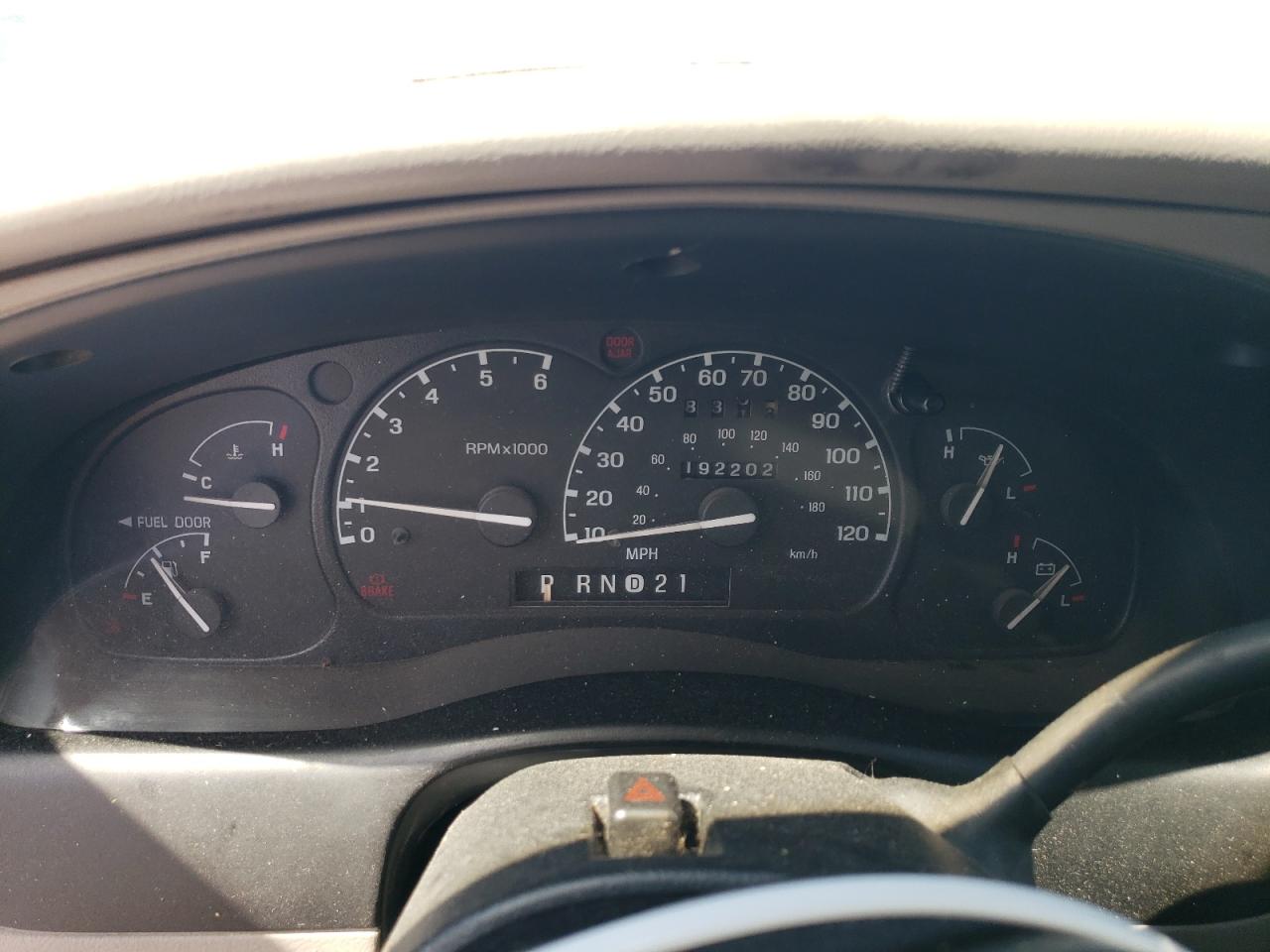 2000 Ford Explorer Xlt VIN: 1FMZU73E1YZB73542 Lot: 56325925