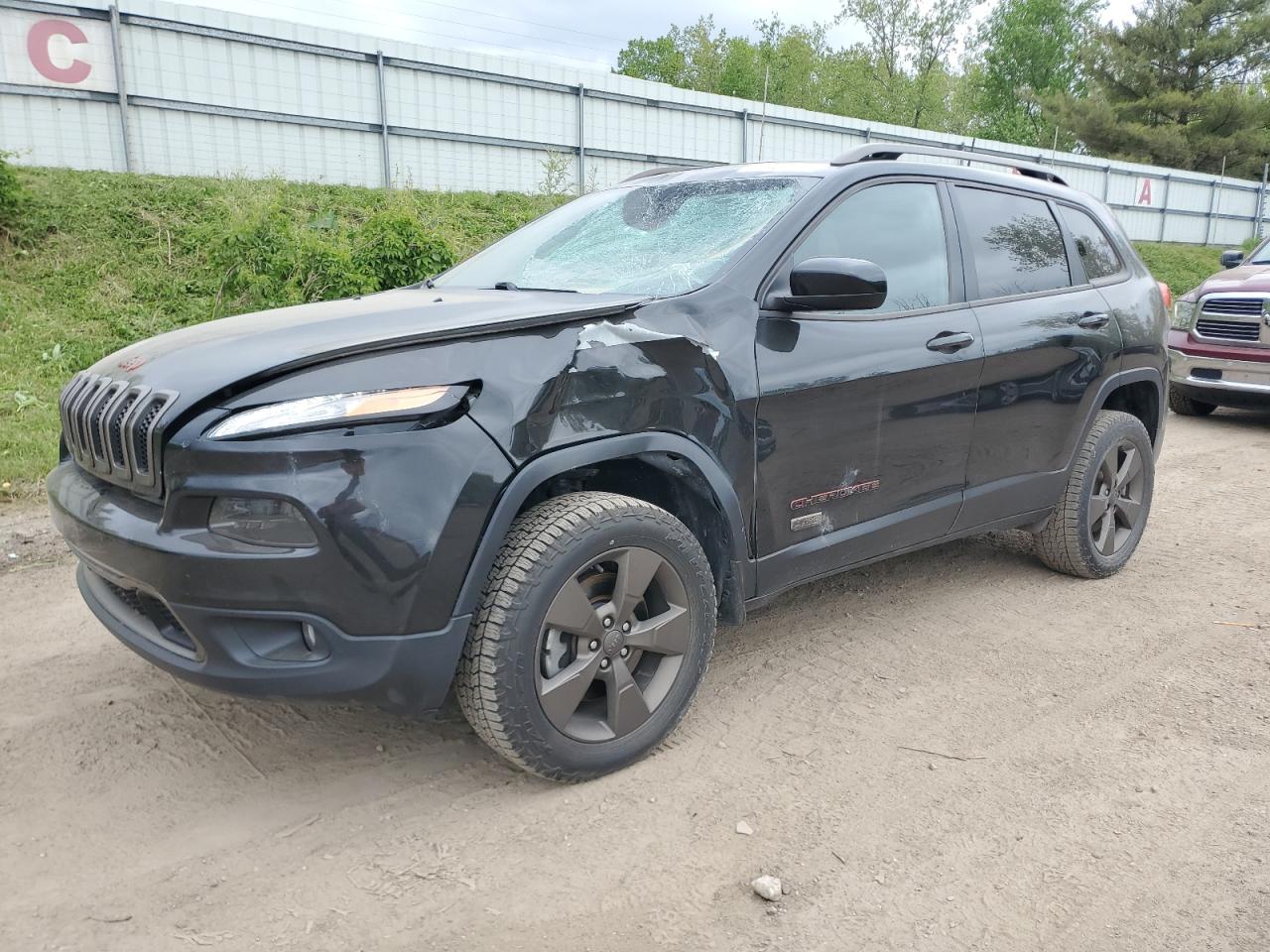 Davison, MI에서 판매 중인 2016 Jeep Cherokee Latitude - Side