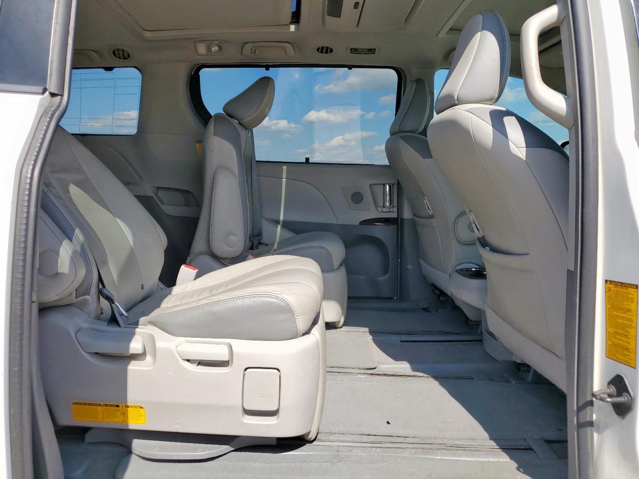2014 Toyota Sienna Xle VIN: 5TDYK3DCXES480958 Lot: 56367315