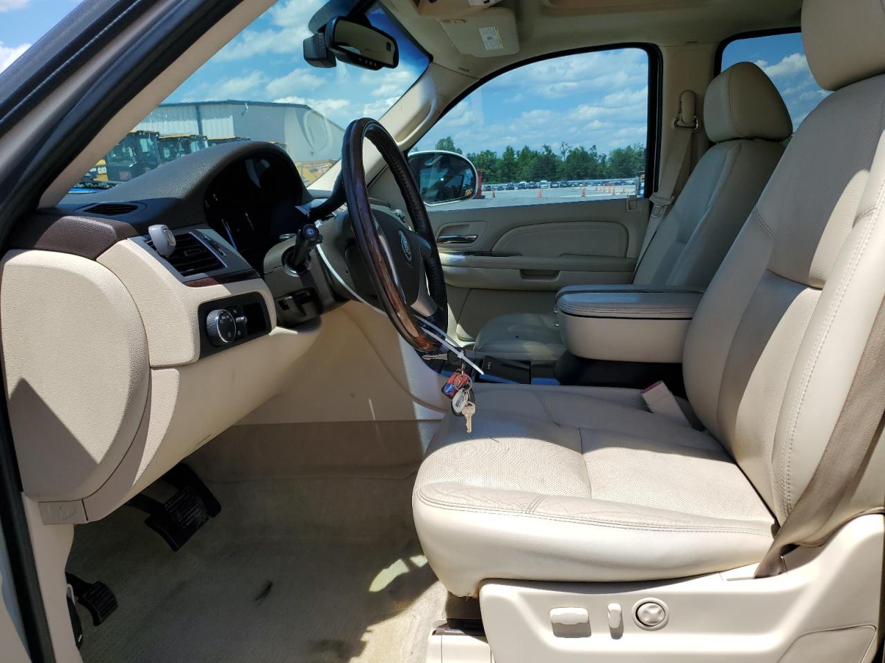 2007 Cadillac Escalade Luxury VIN: 1GYFK63857R338437 Lot: 58242765