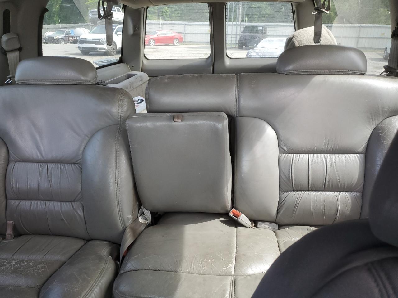 1997 Chevrolet Suburban C1500 VIN: 3GNEC16R5VG134635 Lot: 55558205