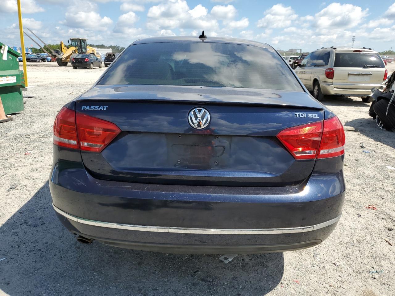 2014 Volkswagen Passat Sel VIN: 1VWCN7A32EC018096 Lot: 56972805