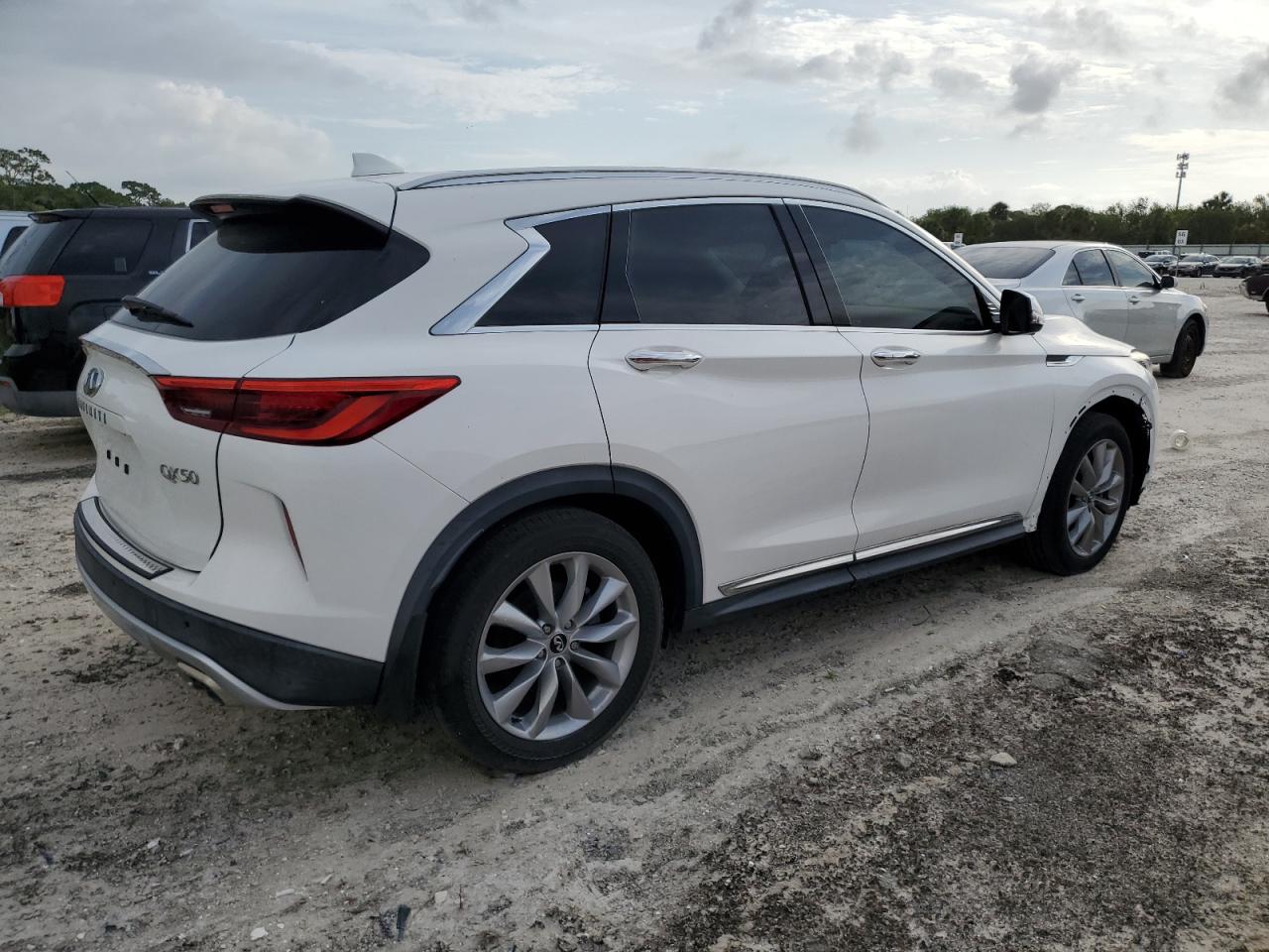 2019 Infiniti QX50 - Image 3