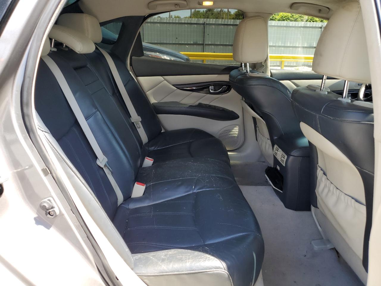 2011 Infiniti M56 X VIN: JN1AY1AR0BM570062 Lot: 56310475