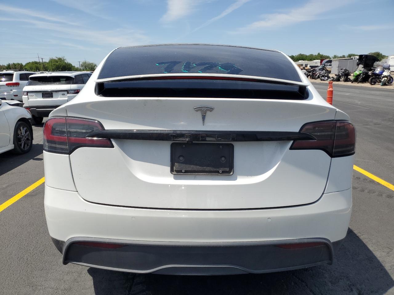 2022 Tesla Model X VIN: 7SAXCDE5XNF350572 Lot: 57277575