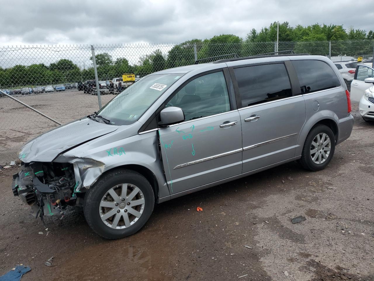 2015 Chrysler Town & Country Touring للبيع في Chalfont، PA - Front End