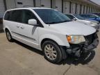 2016 Chrysler Town & Country Touring للبيع في Louisville، KY - Front End