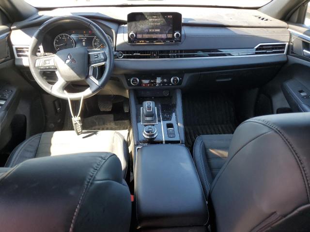  MITSUBISHI OUTLANDER 2022 Srebrny