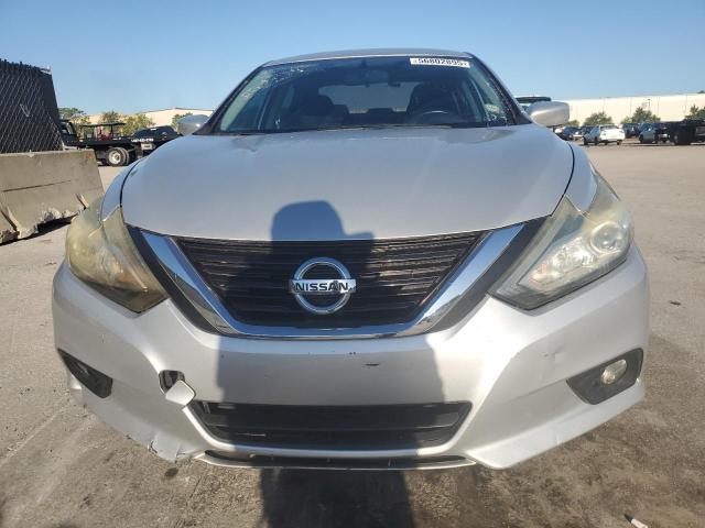  NISSAN ALTIMA 2018 Srebrny