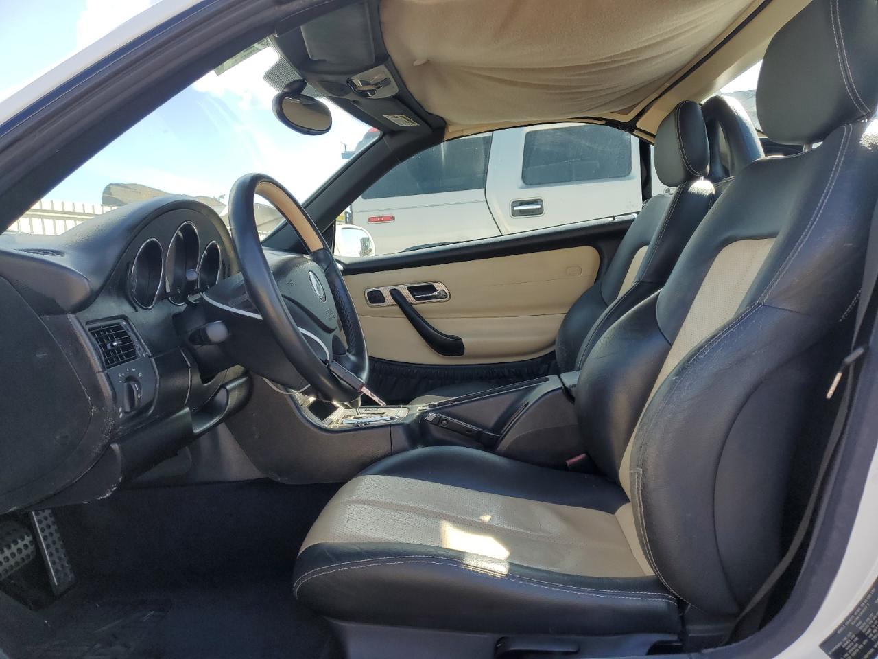 2001 Mercedes-Benz Slk 230 Kompressor VIN: WDBKK49F61F209080 Lot: 56930455