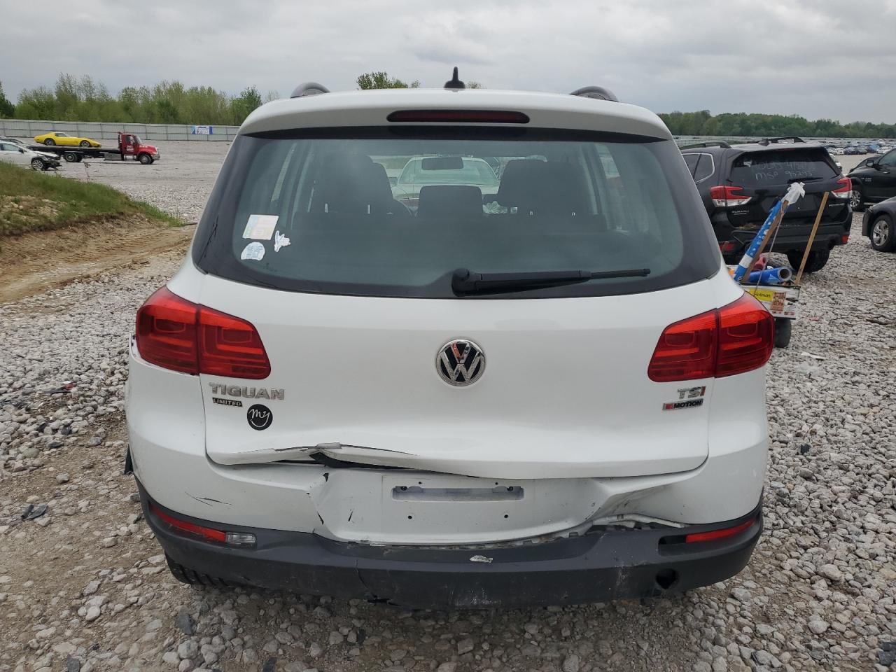 2017 Volkswagen Tiguan S VIN: WVGBV7AX7HK044068 Lot: 56567615