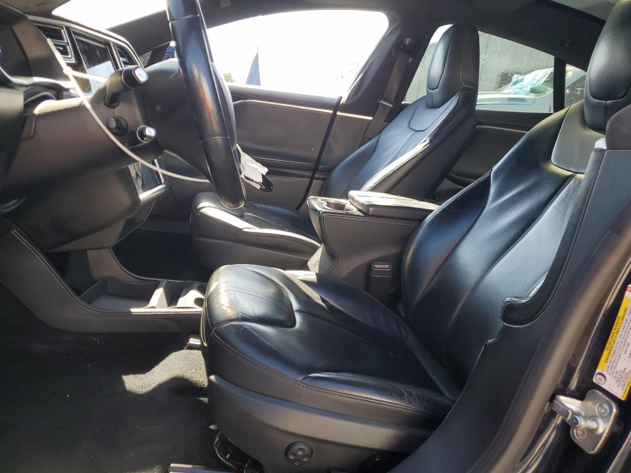 2015 Tesla Model S 85D VIN: 5YJSA1H20FF084302 Lot: 56027045