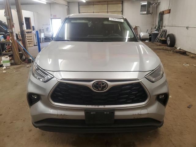  TOYOTA HIGHLANDER 2023 Серебристый