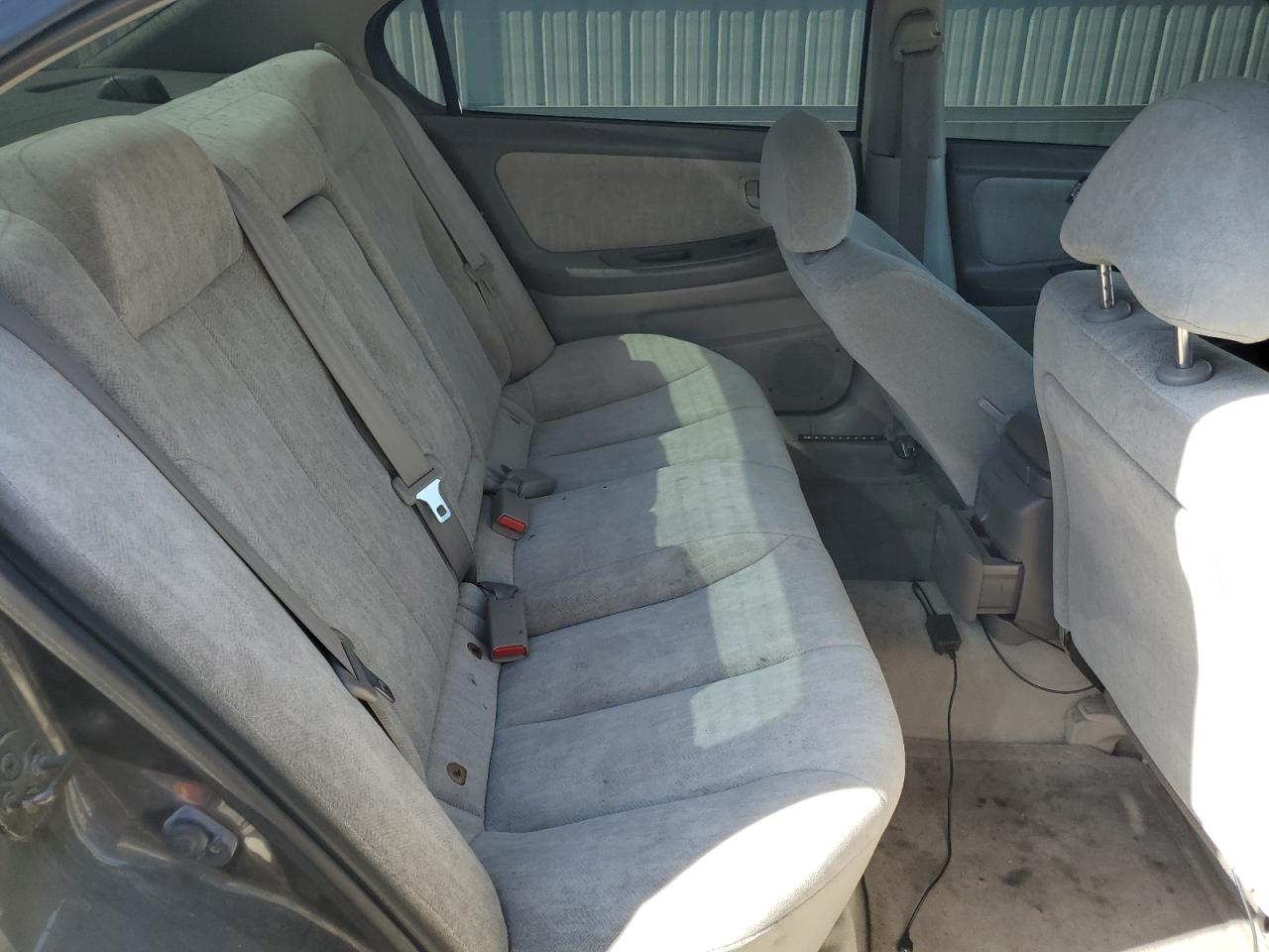 JN1CA31D61T622165 2001 Nissan Maxima Gxe