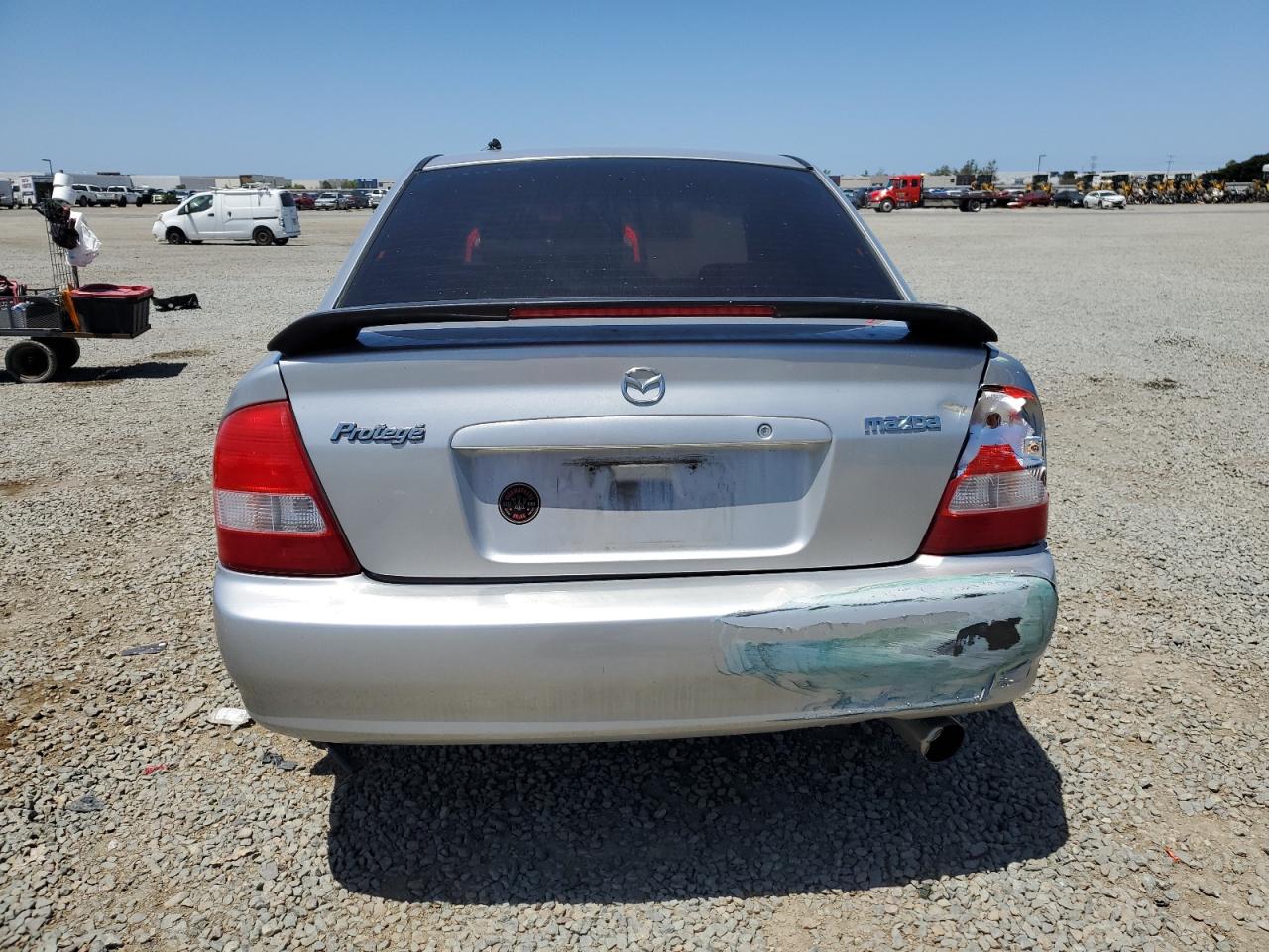 2002 Mazda Protege Dx VIN: JM1BJ225320541640 Lot: 56980435