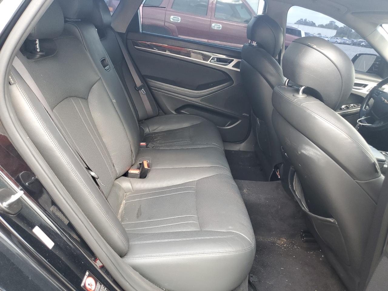 2015 Hyundai Genesis 3.8L VIN: KMHGN4JE1FU081783 Lot: 56362395