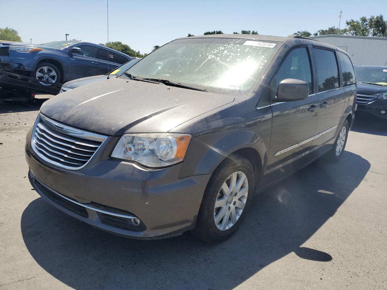 2015 Chrysler Town & Country Touring на продаже в Sacramento, CA - Mechanical
