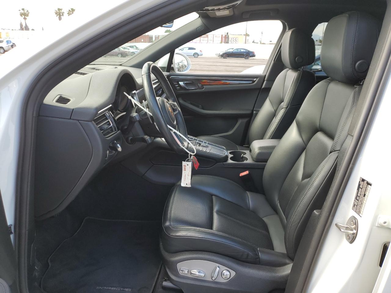 2020 Porsche Macan S VIN: WP1AB2A50LLB38028 Lot: 56374975