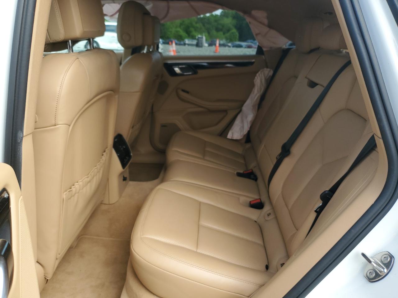 2016 Porsche Macan S VIN: WP1AB2A58GLB55617 Lot: 55766995