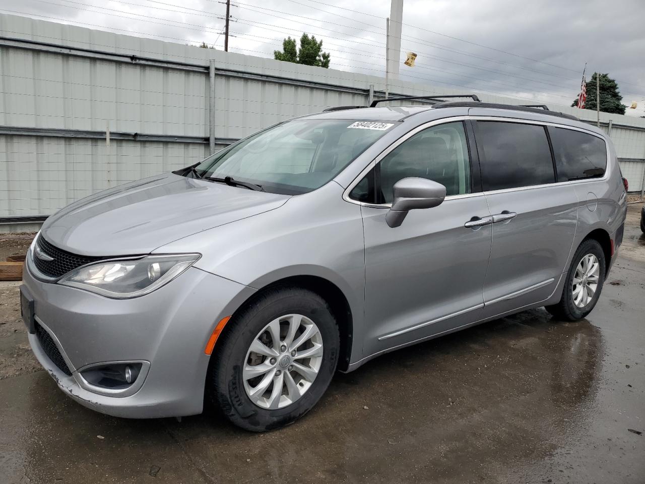 2017 Chrysler Pacifica Touring L للبيع في Littleton، CO - Side
