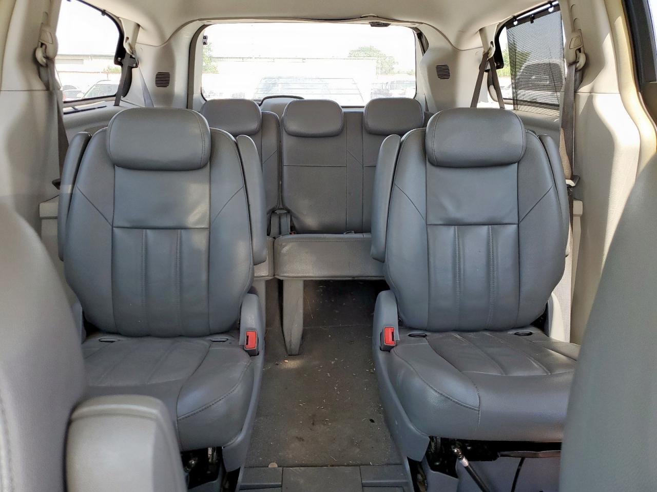 2008 Chrysler Town & Country Touring VIN: 2A8HR54P08R722561 Lot: 58206465