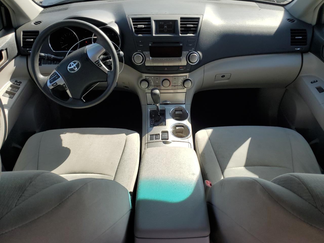 2011 Toyota Highlander Base VIN: 5TDZK3EH9BS040739 Lot: 57082695