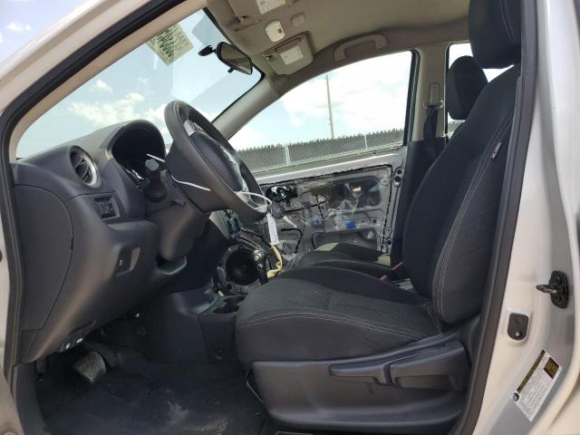  NISSAN VERSA 2018 Srebrny