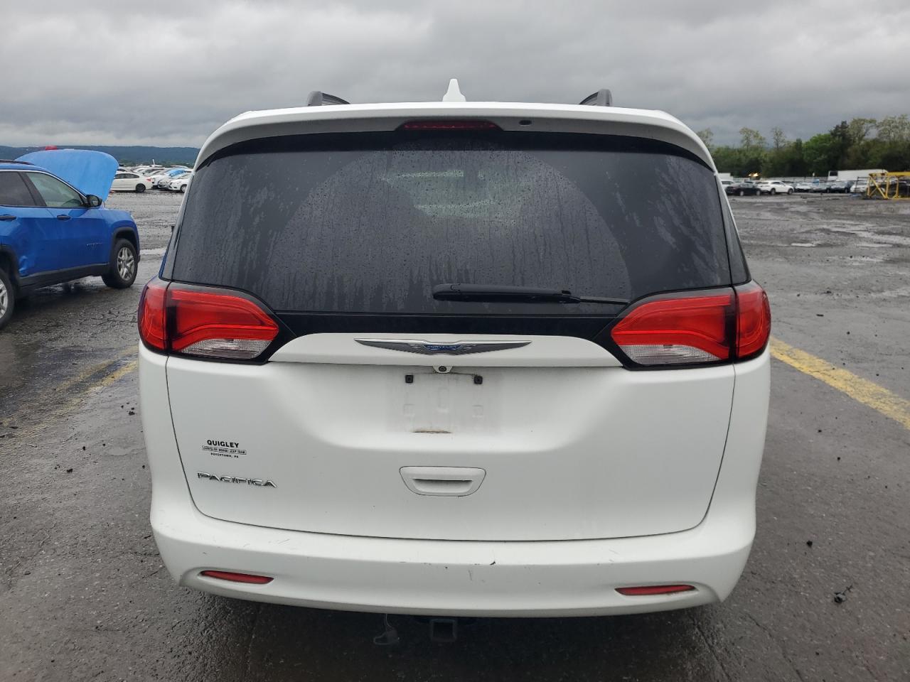 2017 Chrysler Pacifica Touring VIN: 2C4RC1DG8HR695034 Lot: 55077695