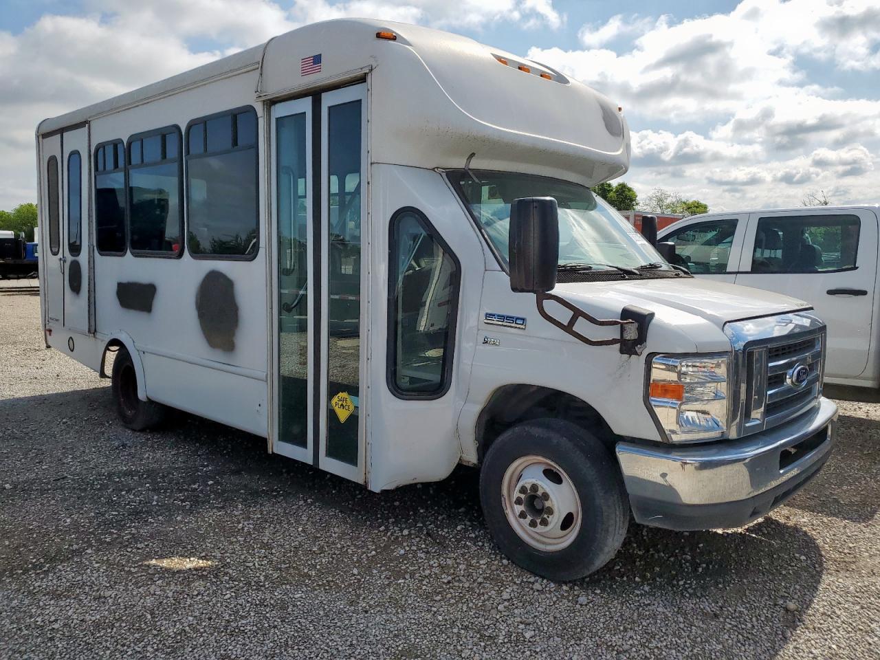 Image 6 of 2016 Ford Econoline  salvage vehicle - Lot #58257905 at Copart