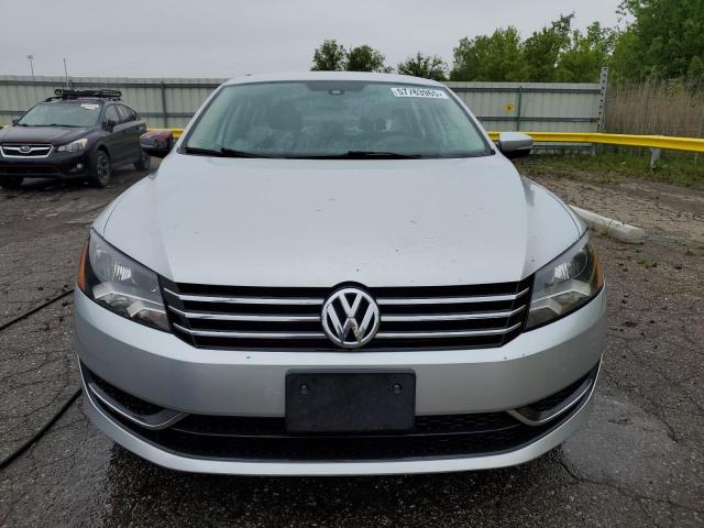 Sedans VOLKSWAGEN PASSAT 2014 Silver