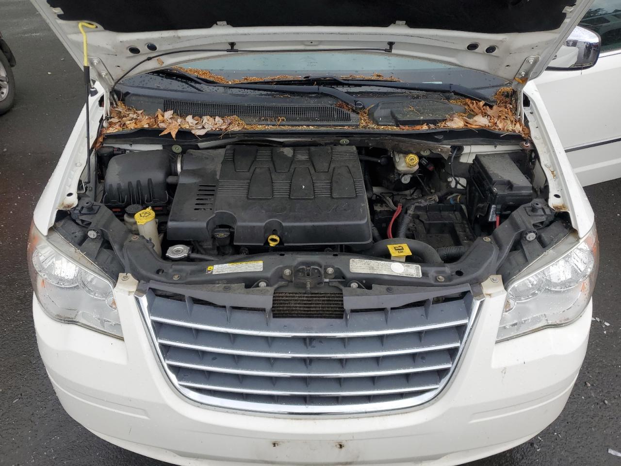 2010 Chrysler Town & Country Touring Plus VIN: 2A4RR8DX5AR361034 Lot: 64032645