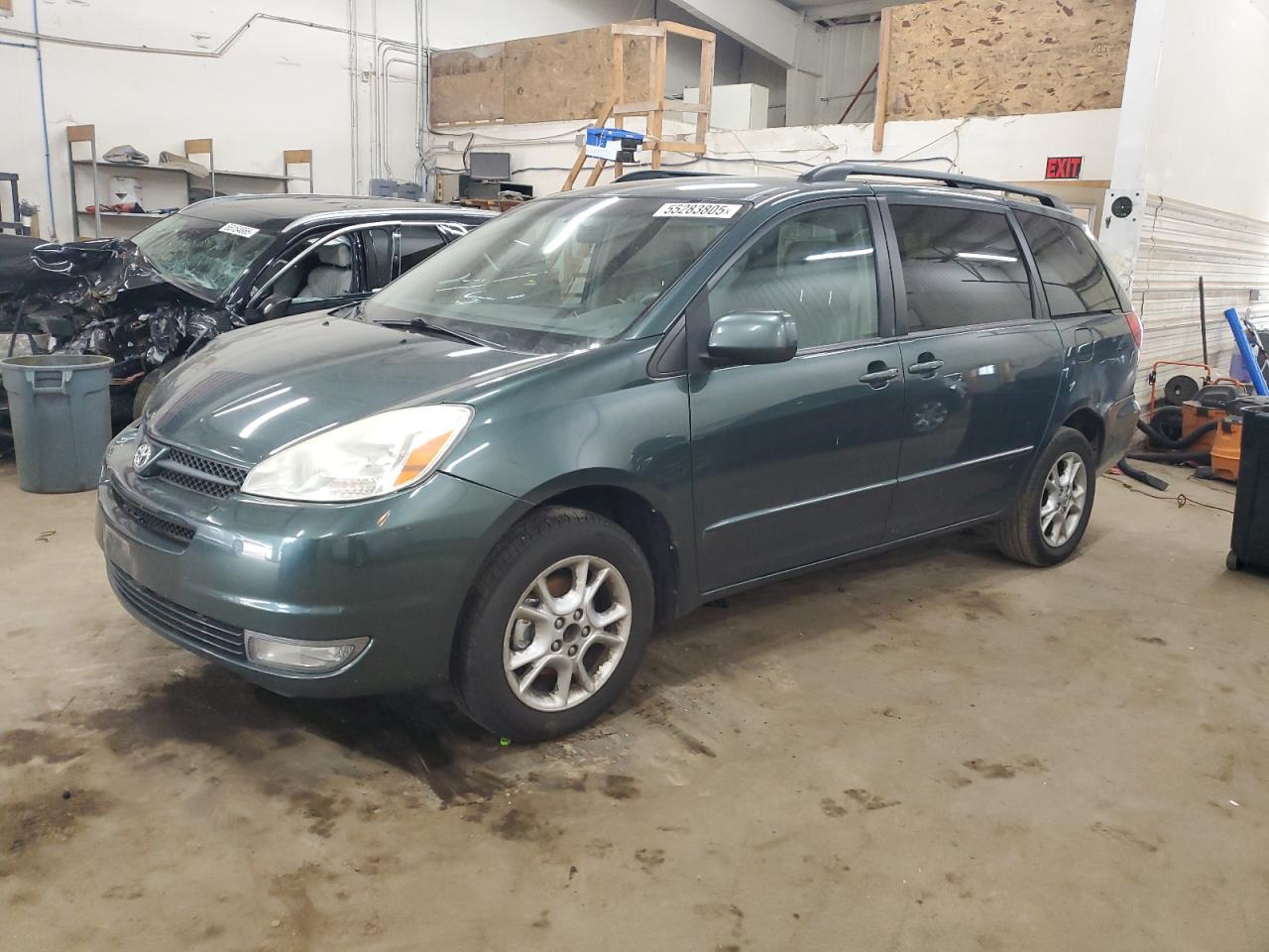 2004 Toyota Sienna Xle for Sale in Ham Lake, MN - Front End