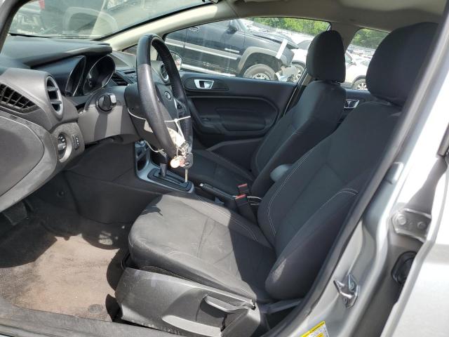  FORD FIESTA 2015 Серебристый