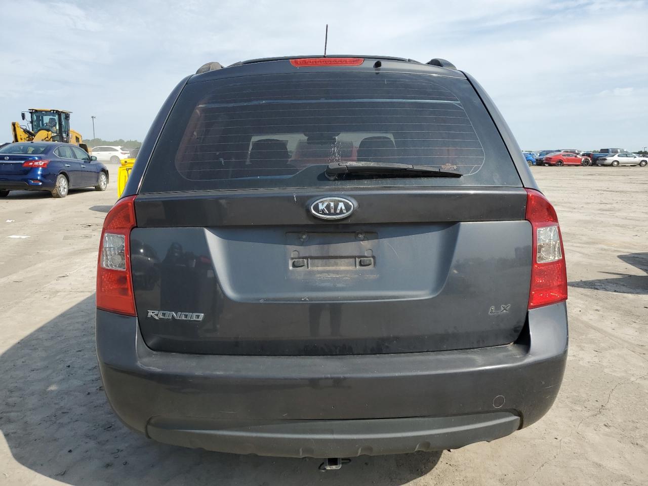 2008 Kia Rondo Base VIN: KNAFG525187173750 Lot: 55788255