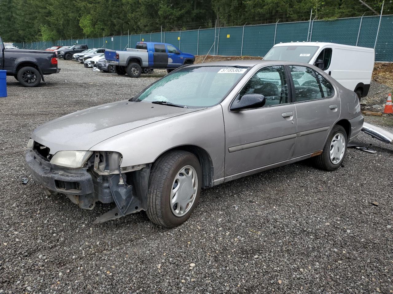Graham, WA에서 판매 중인 1999 Nissan Altima Xe - Front End