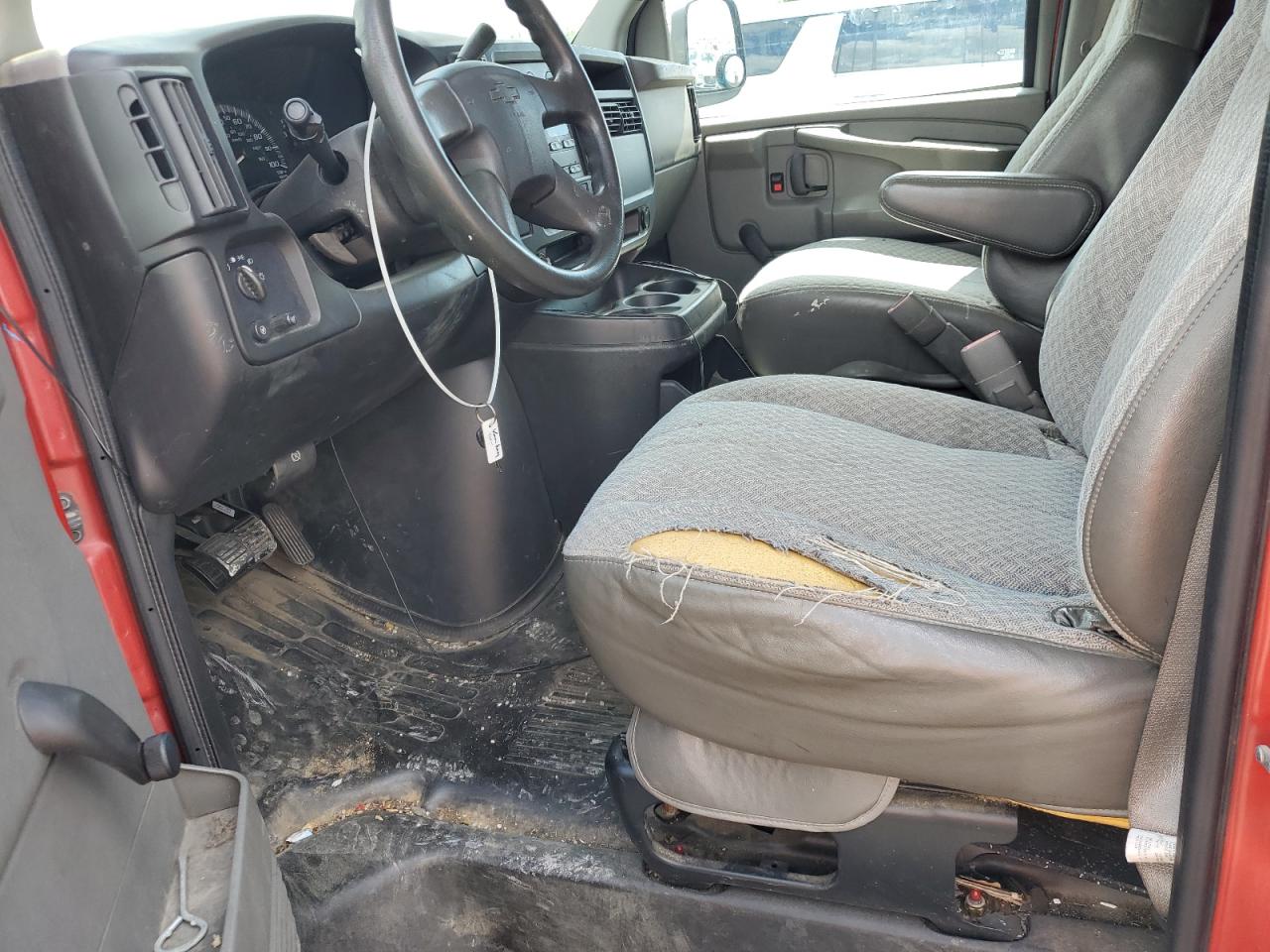 2005 Chevrolet Express G3500 VIN: 1GCHG35U151143956 Lot: 56061205