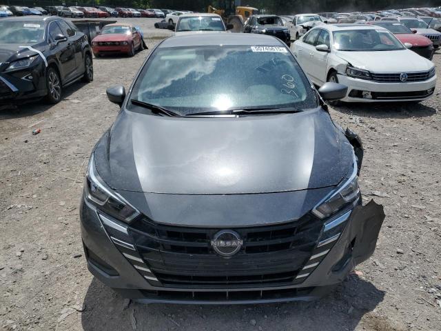  NISSAN VERSA 2024 Сірий