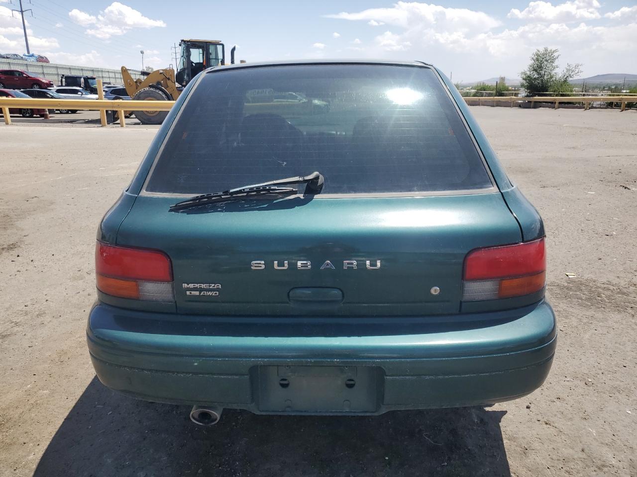 1998 Subaru Impreza L VIN: JF1GF4354WG808188 Lot: 58651945