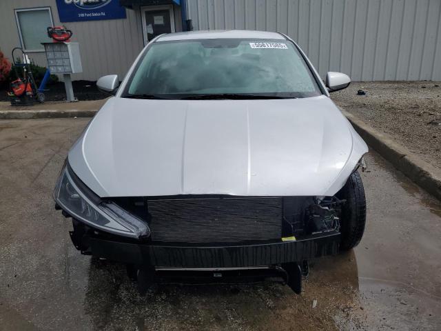  HYUNDAI ELANTRA 2019 Серебристый