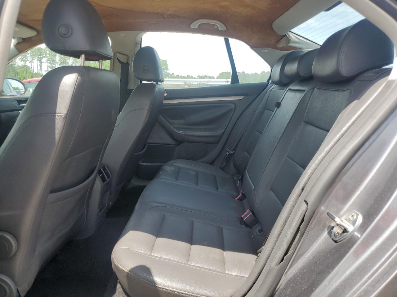 2007 Volkswagen Jetta 2.5 Option Package 1 VIN: 3VWRG71K57M000611 Lot: 55950635