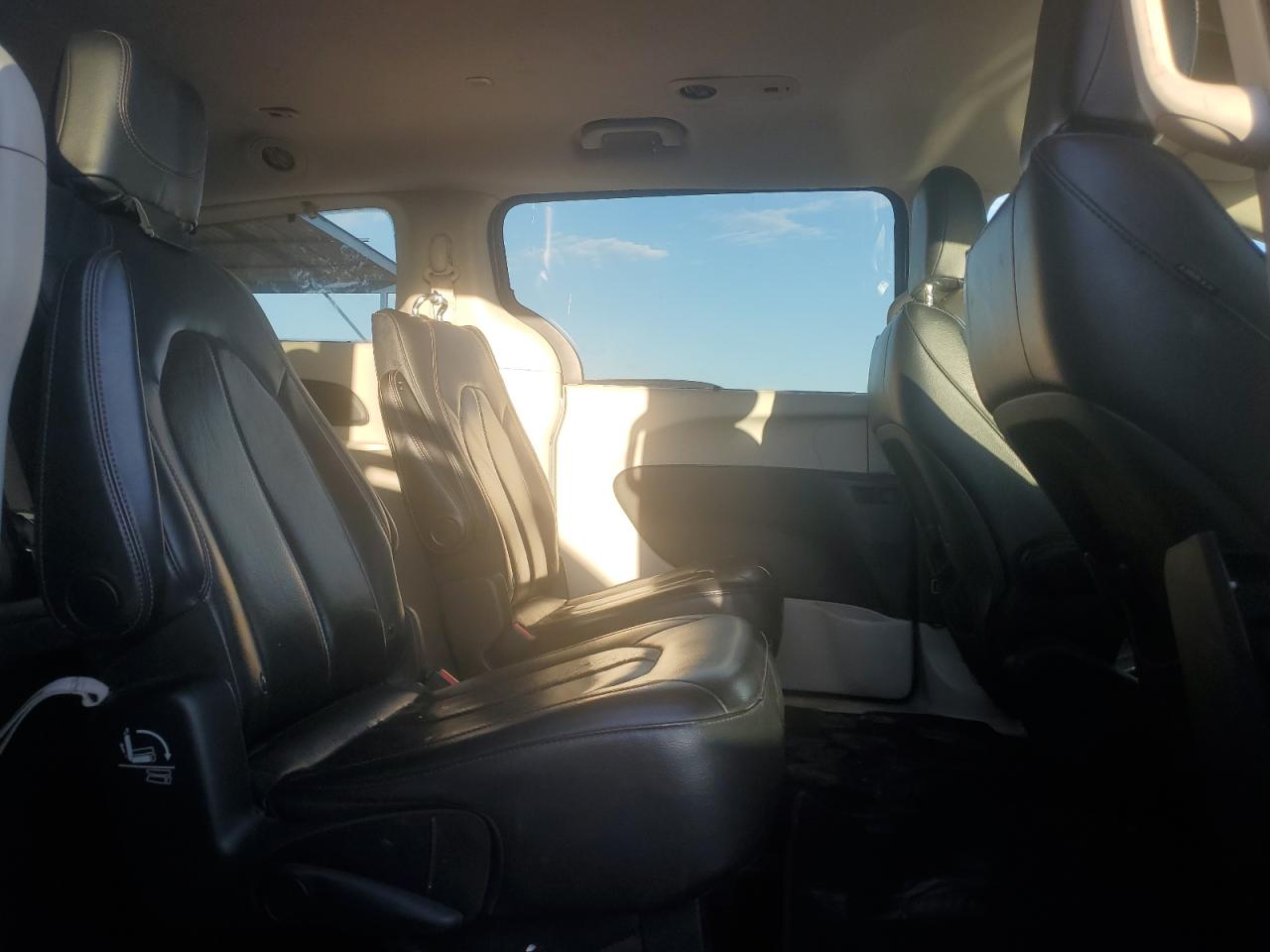 2018 Chrysler Pacifica Touring L VIN: 2C4RC1BGXJR110253 Lot: 59169875