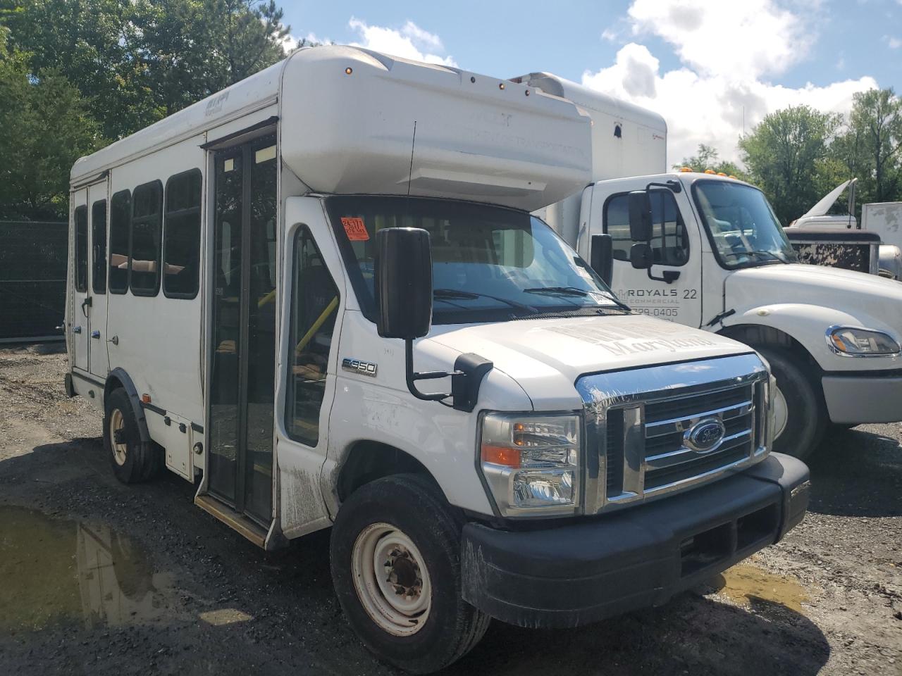 2017 Ford Econoline E350 Super Duty Cutaway Van zu verkaufen in Waldorf, MD - Minor Dent/Scratches