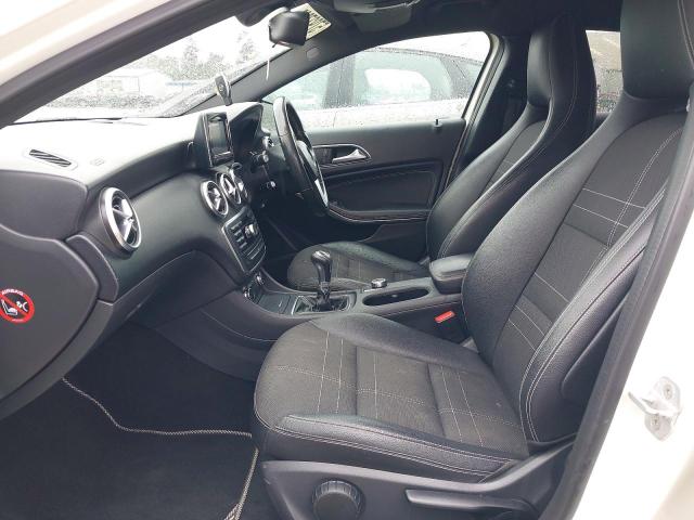 2015 MERCEDES BENZ A180 BLUEE