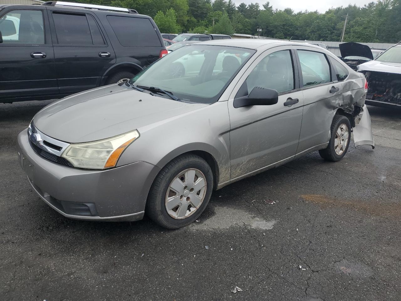 2008 Ford Focus S/Se продається в Exeter, RI - Side