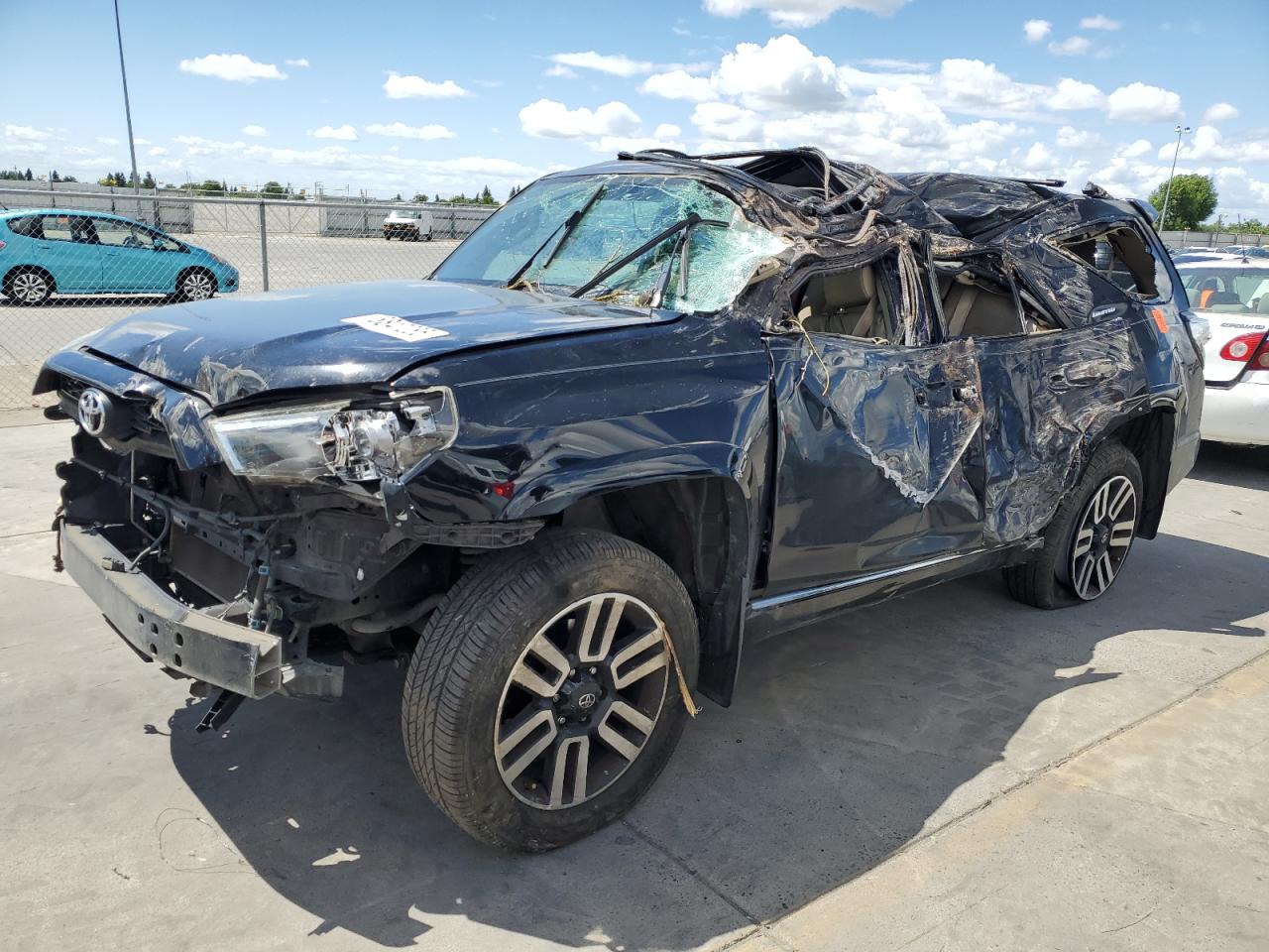 2015 Toyota 4Runner Sr5/Sr5 Premium for Sale in Sacramento, CA - Rollover