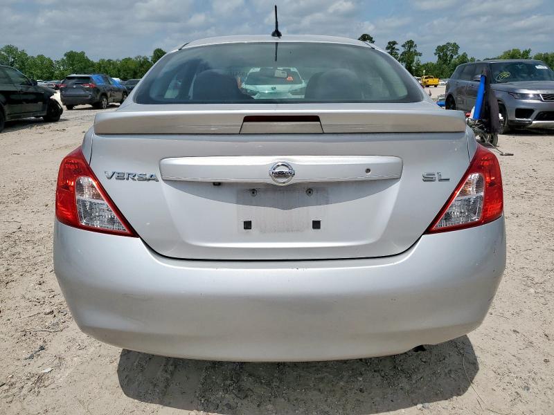  NISSAN VERSA 2013 Srebrny