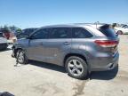 2017 Toyota Highlander Limited na sprzedaż w Bridgeton, MO - Side