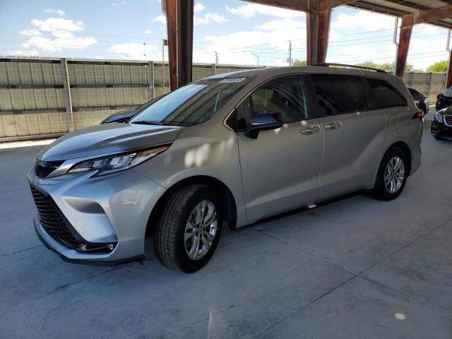 2022 Toyota Sienna Xse