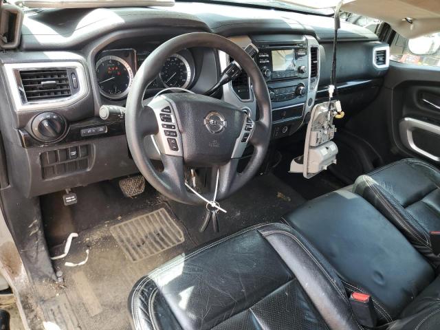  NISSAN TITAN 2017 Сріблястий